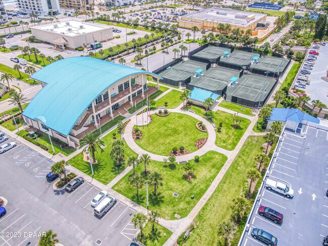 Building Photo - 1 Oceans W Blvd