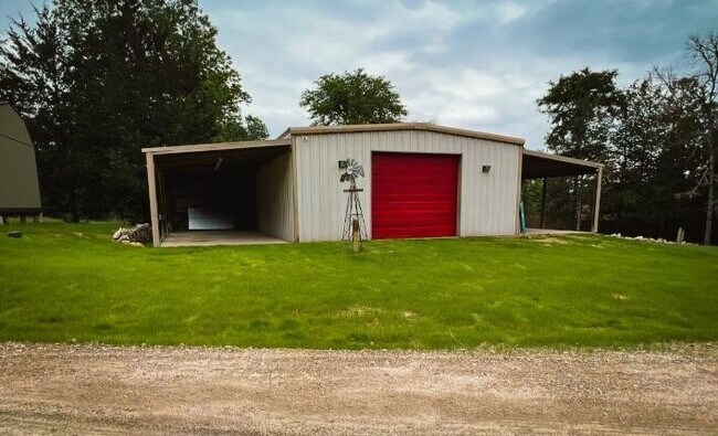 Building Photo - 38 Martha Ln
