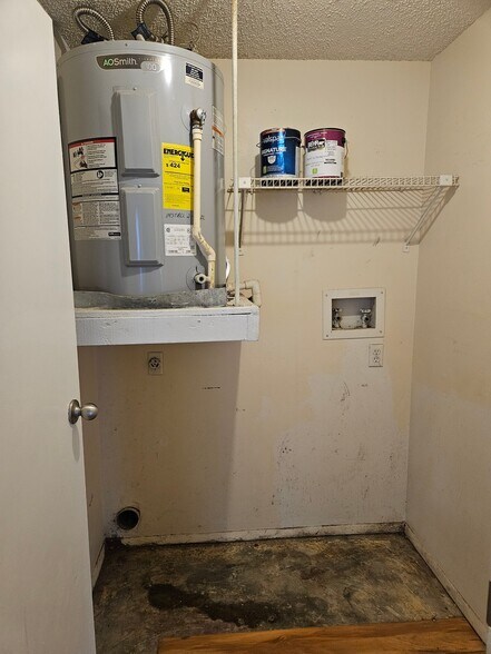 Building Photo - 129 Camphor Cir