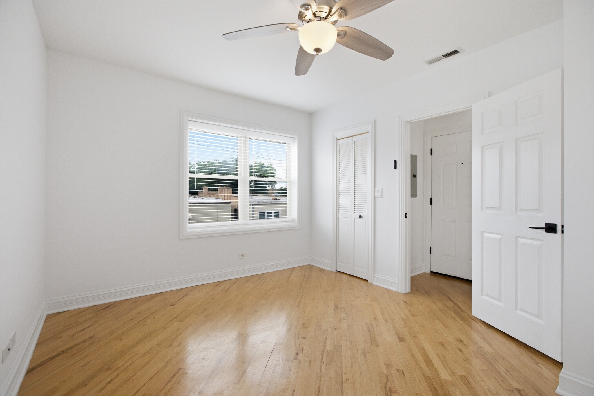Building Photo - 2619 N Harding Ave