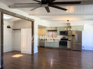 Building Photo - Gorgeous Sacramento Home with a POOL!!