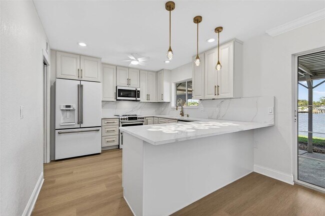 Building Photo - 6497 Cape Hatteras Way NE
