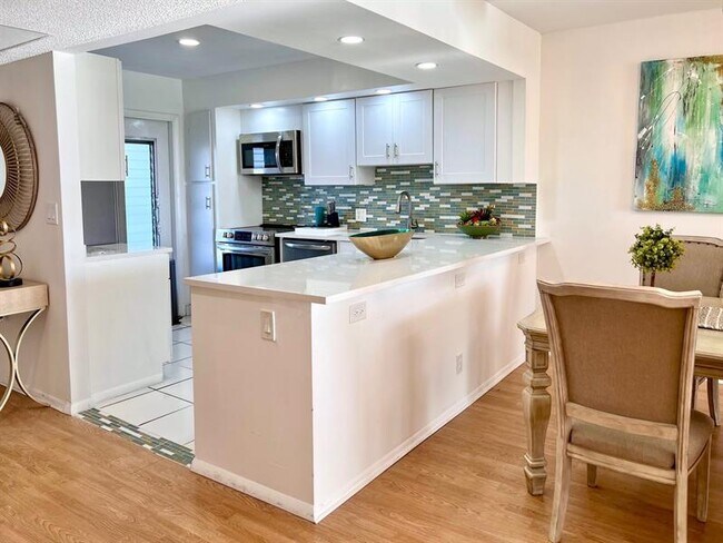 Building Photo - 3010 N Course Dr