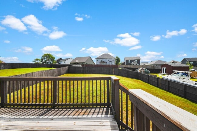 Building Photo - Pet Friendly Four Bedroom with Basement!