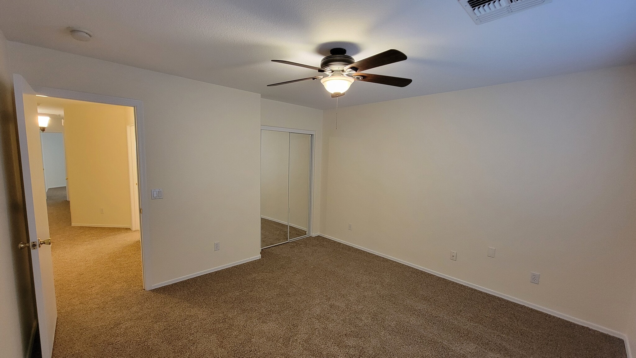Building Photo - 818 E Monteleone St