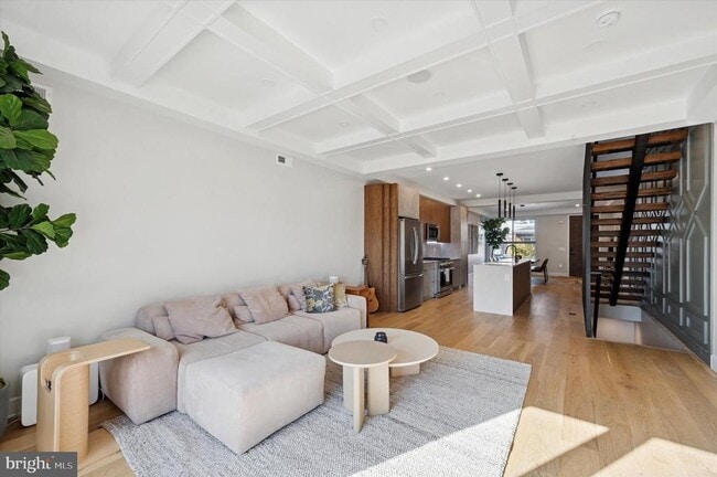 Building Photo - 331 Fountain St