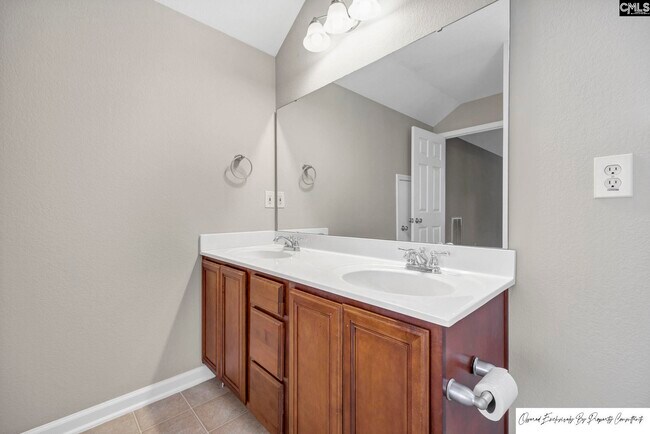 Building Photo - 143 Springhaven Dr