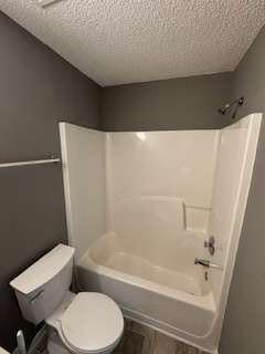 Building Photo - 6213 Hickory Ln Cir