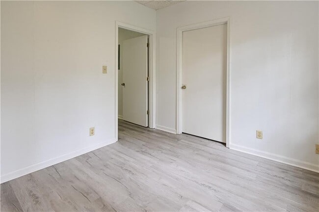 Building Photo - 4711 Nutmeg Way SW