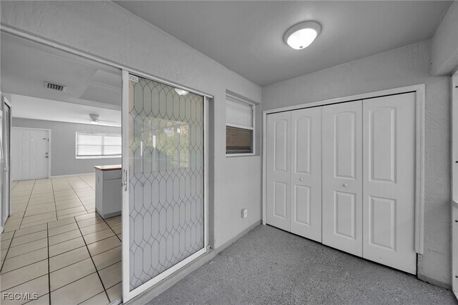 Building Photo - 1407 SE 24th Ave