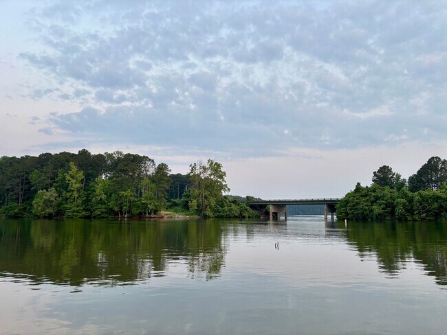 Building Photo - Charming 3BR House in Acworth