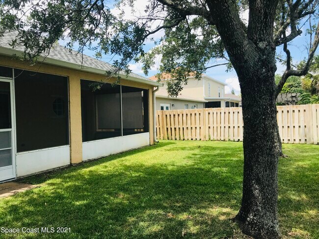 Building Photo - 2205 Myla Ln