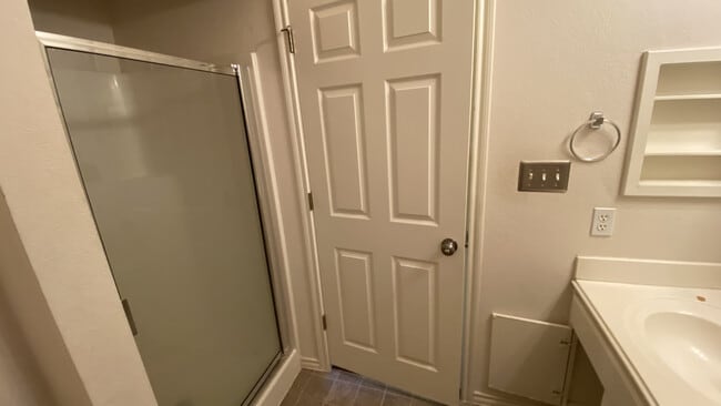 guest bath - 7501 Shadowridge Run