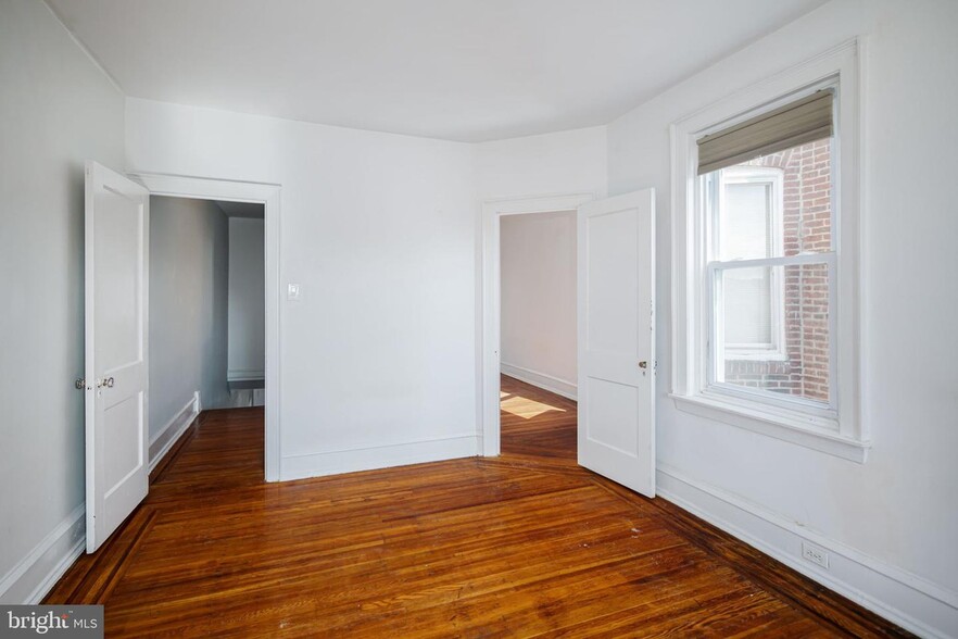 18_BACK_ROOM_2 - 6212 Webster St