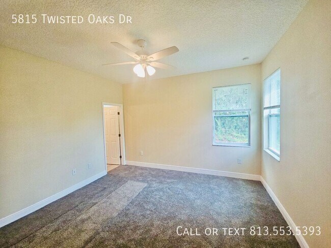 Building Photo - 5815 Twisted Oaks Dr