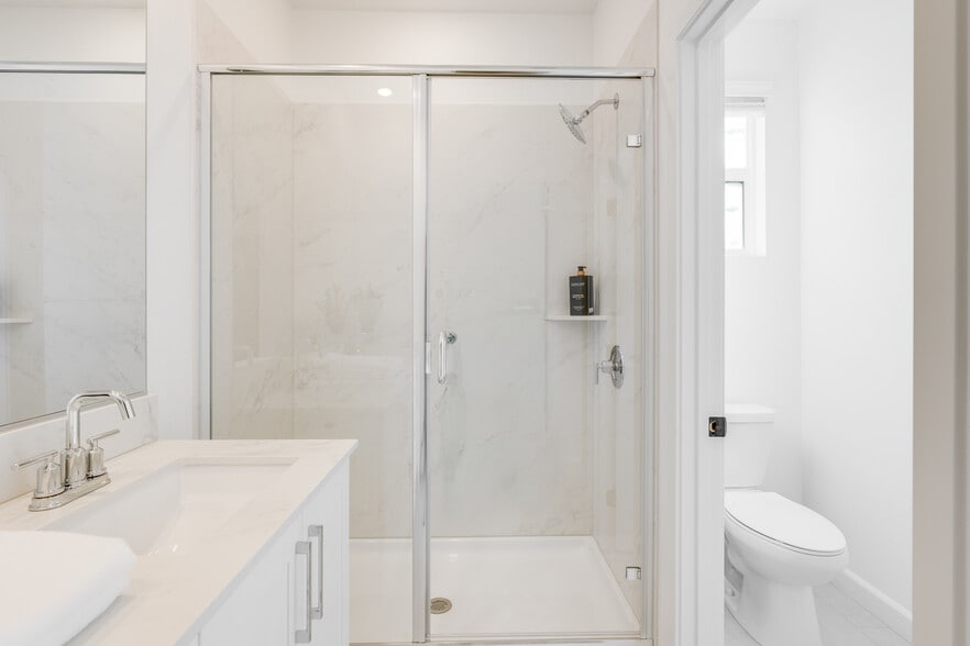 Building Photo - 414 Caliper Way