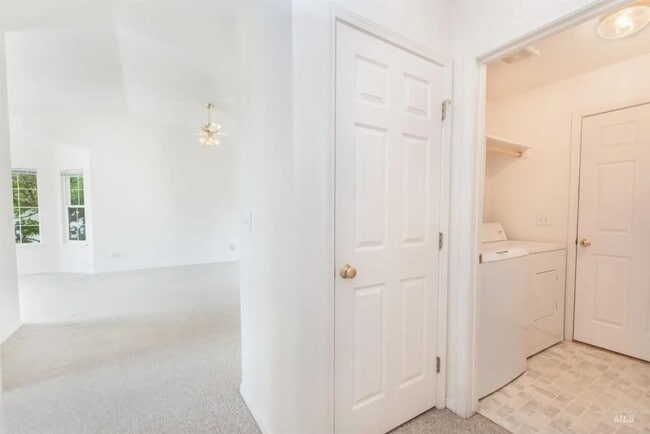 Building Photo - Stony Meadow Drive