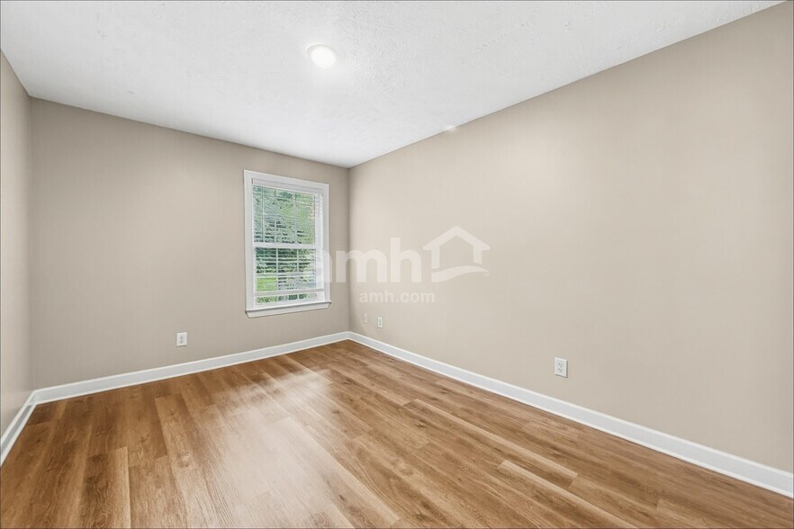 Building Photo - 612 Pointe Clear Dr