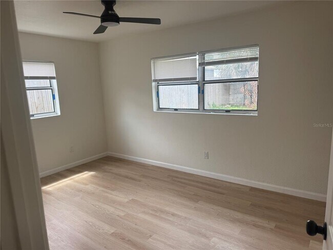 Building Photo - 1589 Viburnum Ln