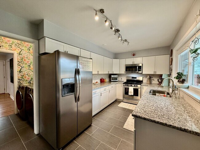Building Photo - Charming Updated 3-Bedroom Home in Pleasant Valley