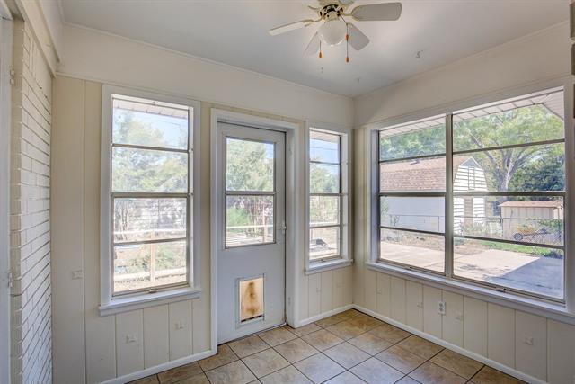 Building Photo - 6562 Locke Ave