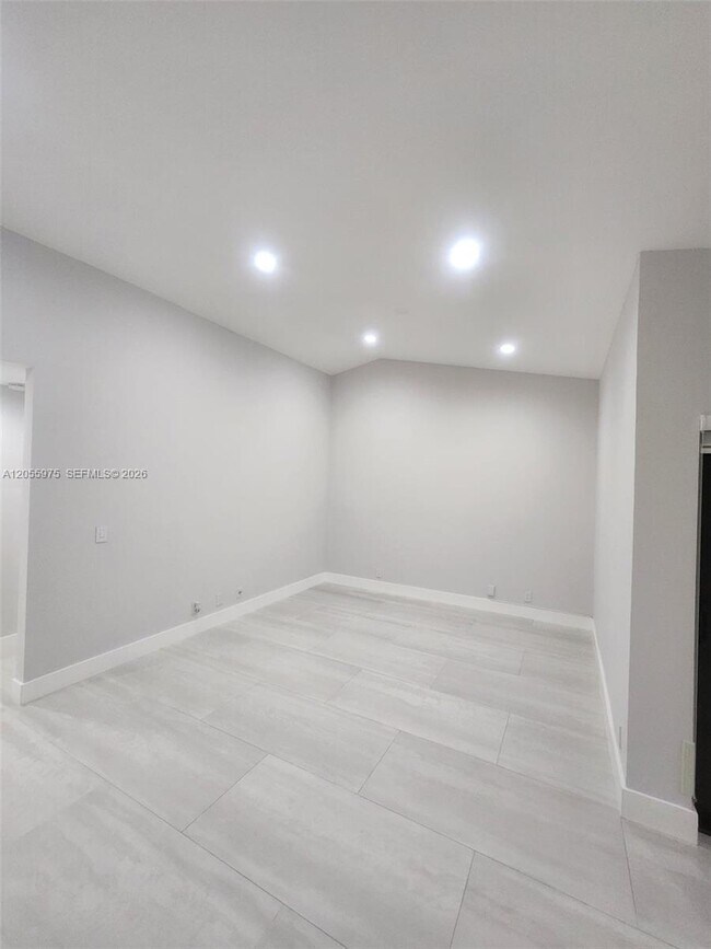 Building Photo - 6376 NW 170th Ln