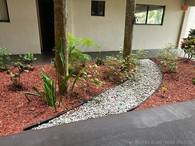 Building Photo - 5220 Las Verdes Cir