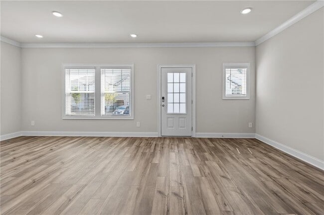 Building Photo - 3614 Shore Wood Ave