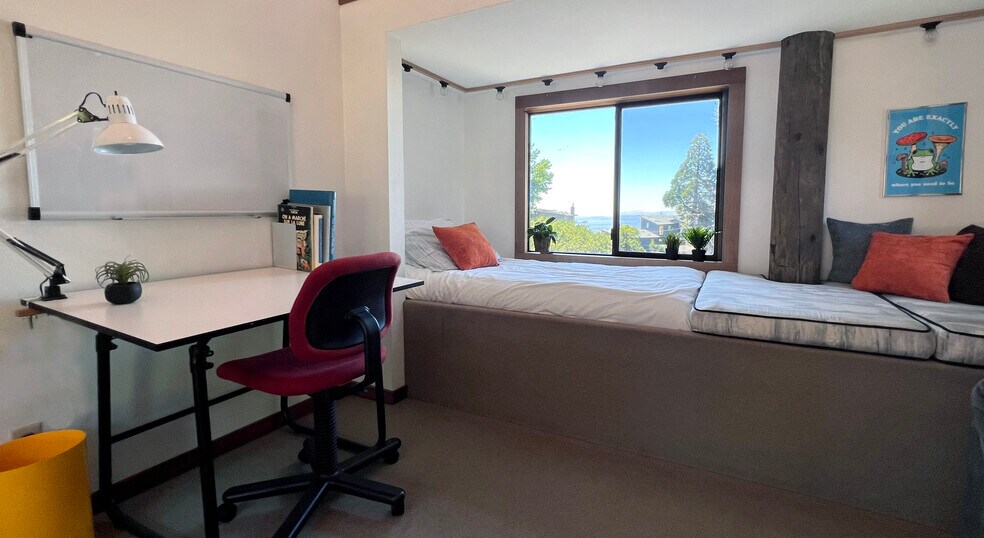 Building Photo - 1120 Sterling Ave