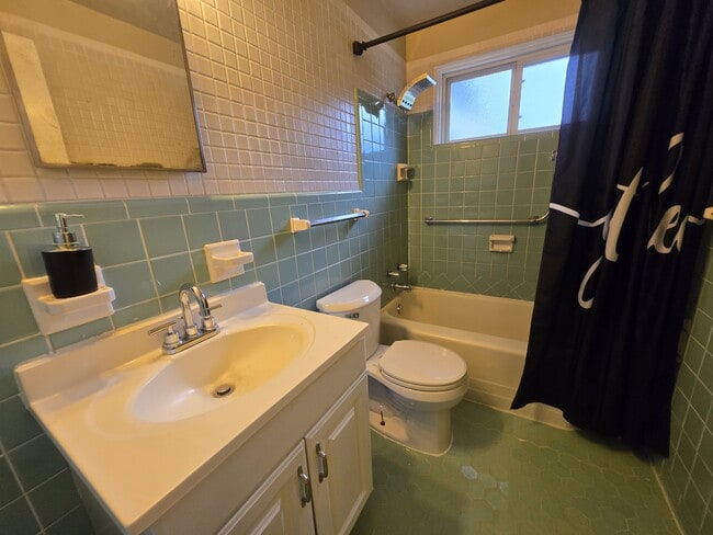 Building Photo - 8444 Engler Ave