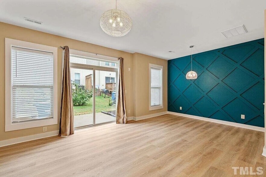 Building Photo - 3826 Amelia Park Dr