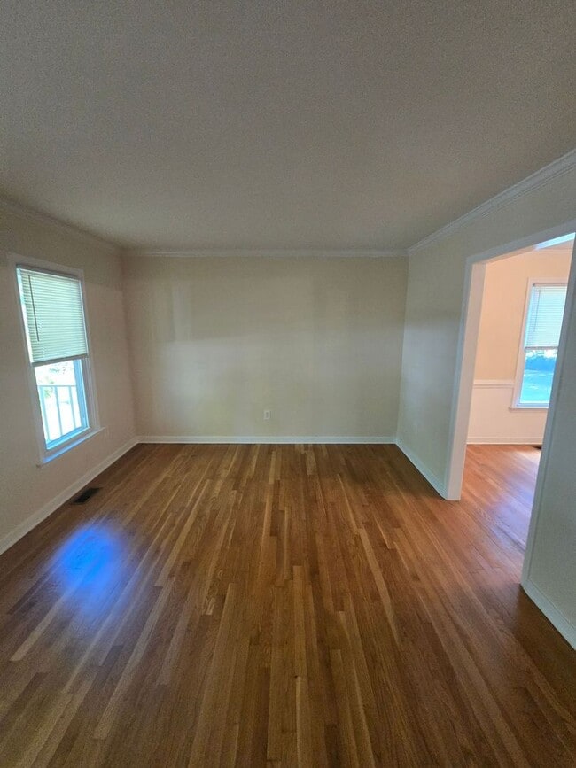 Building Photo - 4 BEDROOM IN CHESTERFIELD COUNTY all viewi...