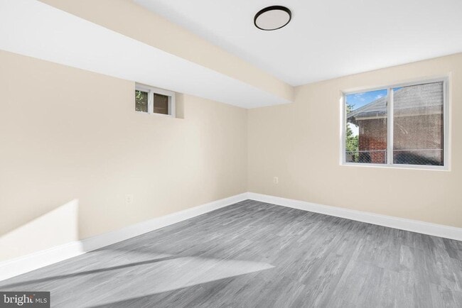 Building Photo - 713 Marcy Ave