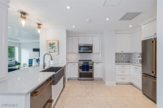 Building Photo - 2170 Gulf Shore Blvd N