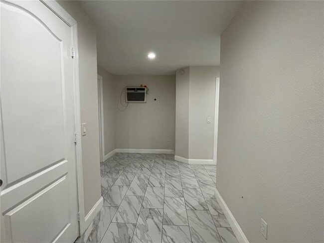 Building Photo - 1208 Carlton Ave