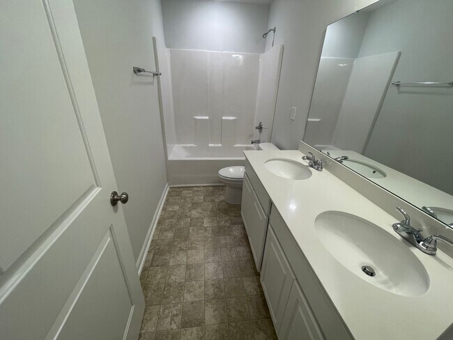 Building Photo - 3 bedroom home in Lexington area!