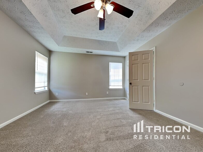 Building Photo - 2338 Briar Knoll Rd