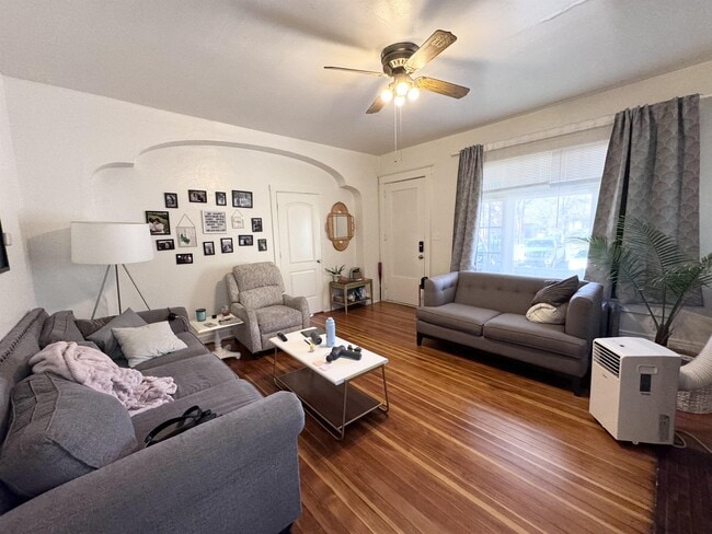 Building Photo - 145 W 200 S St