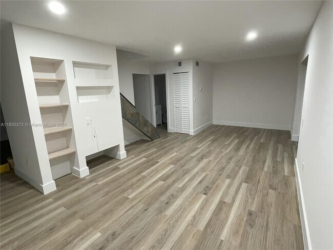 Building Photo - 6445 SW 116th Pl