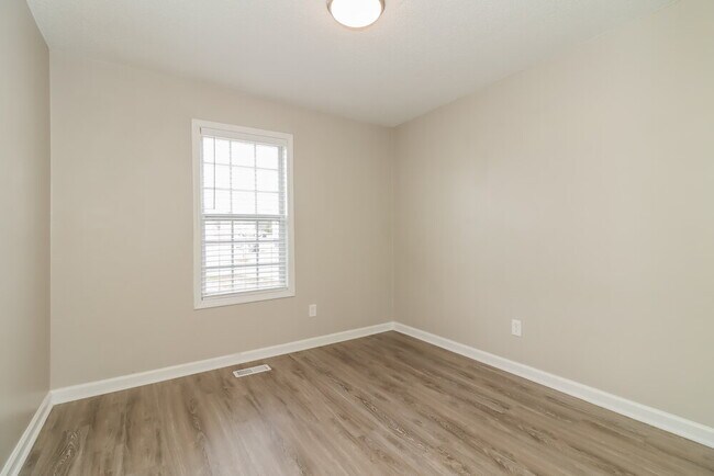 Building Photo - 512 Weston Ct