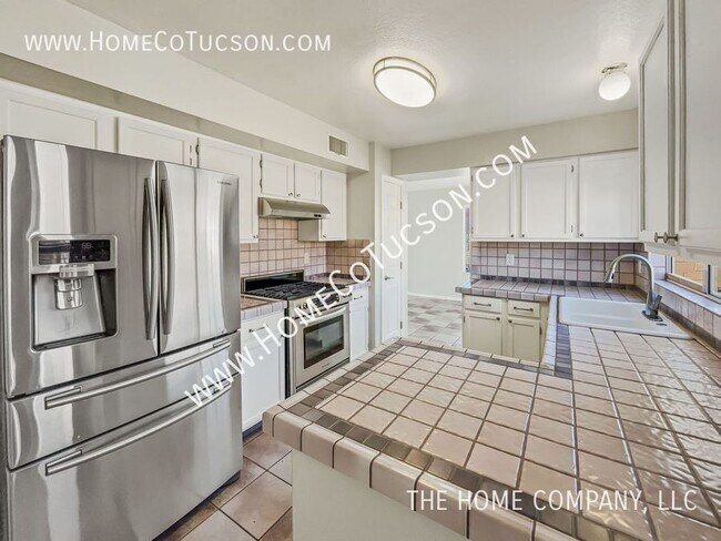 Building Photo - 9937 N Woodstone Trail
