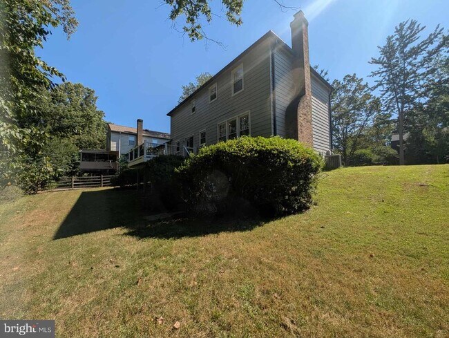 Building Photo - 11 Starlight Ct