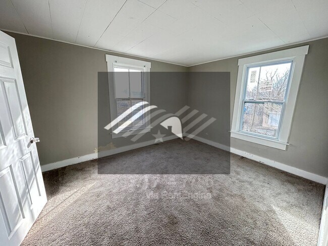 Building Photo - 211 Alaska St