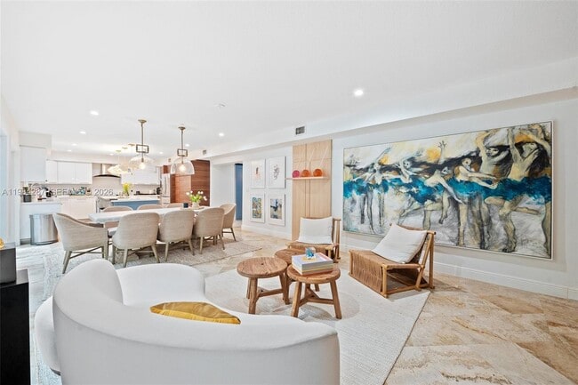 Building Photo - 200 W Mashta Dr