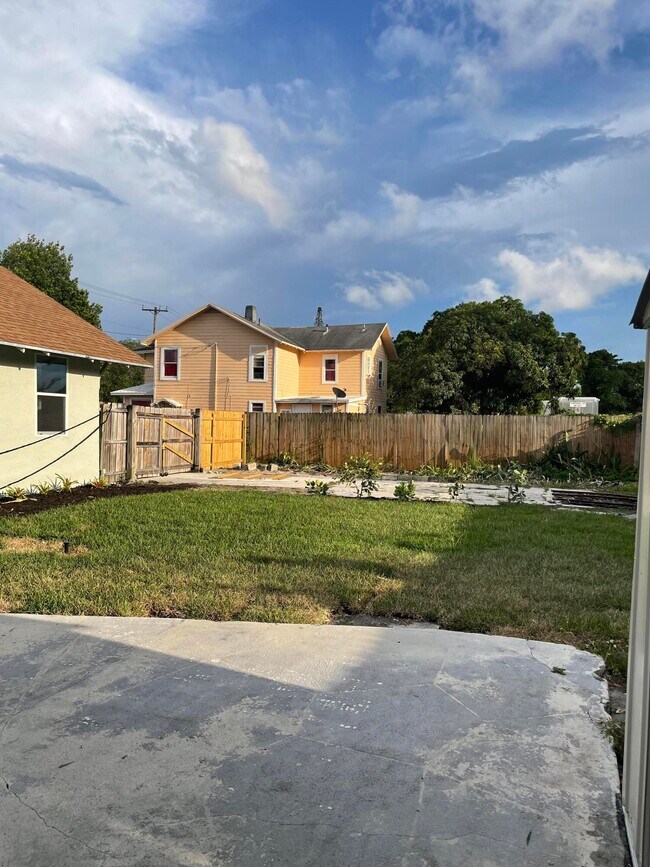 3405 Pinewood Avenue West Palm Beach Fl 3405 Pinewood Ave West