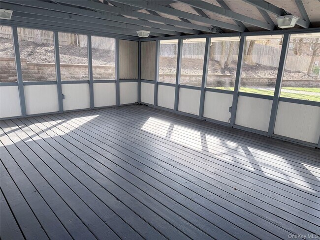 Building Photo - 12 Juniper Ln