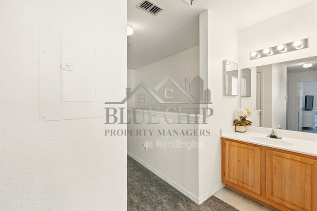 Building Photo - 4005 Venetian Bay Dr