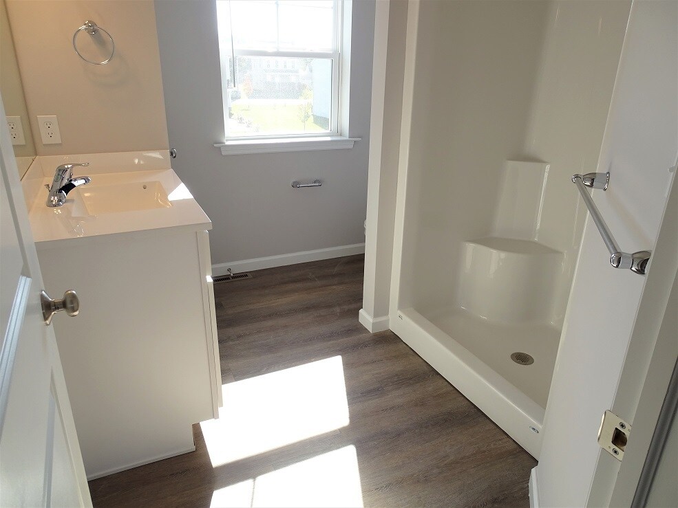 Building Photo - 6 Cobblestone Ct
