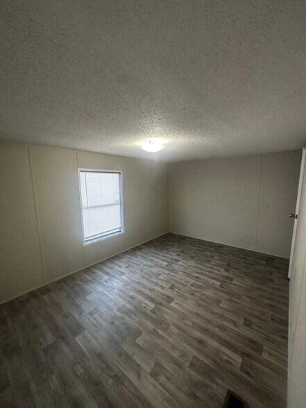 Building Photo - 33230 Walker North Rd