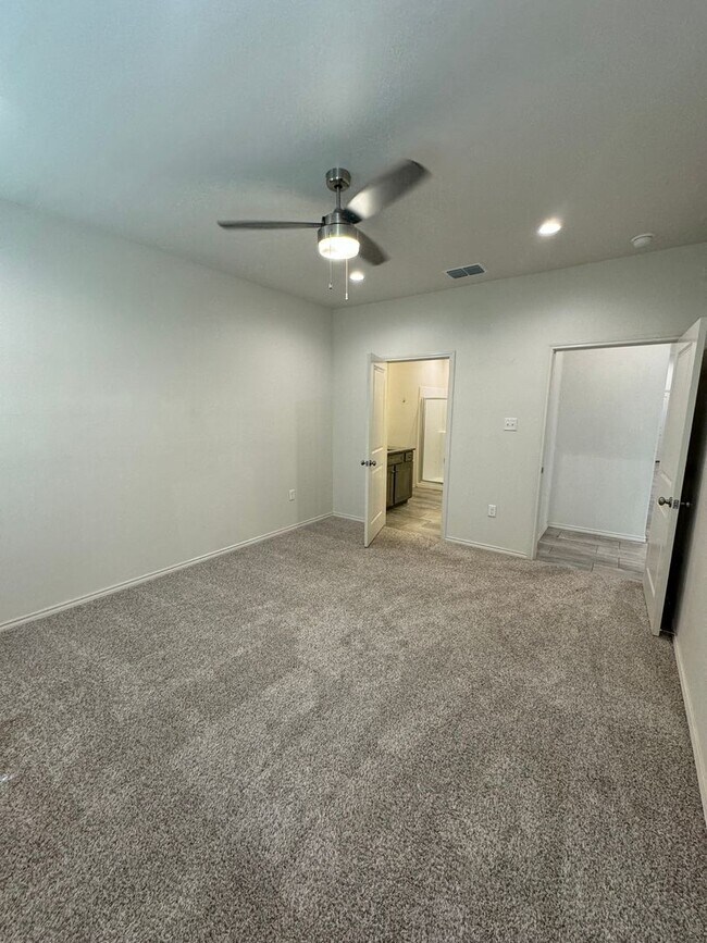 Building Photo - 2 Bed/2Bath Available JUNE in COOPER ISD!